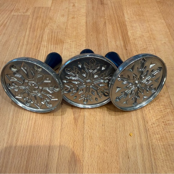 Nordic Ware Snowflake Cookie Stamps - Picture 2 of 2